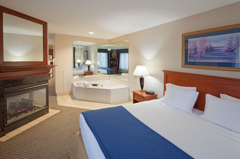 Holiday Inn Express Poughkeepsie By Ihg Esterno foto