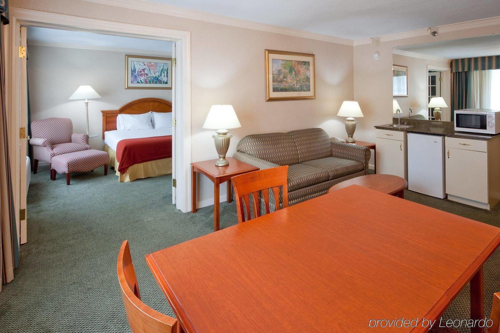 Holiday Inn Express Poughkeepsie By Ihg Esterno foto
